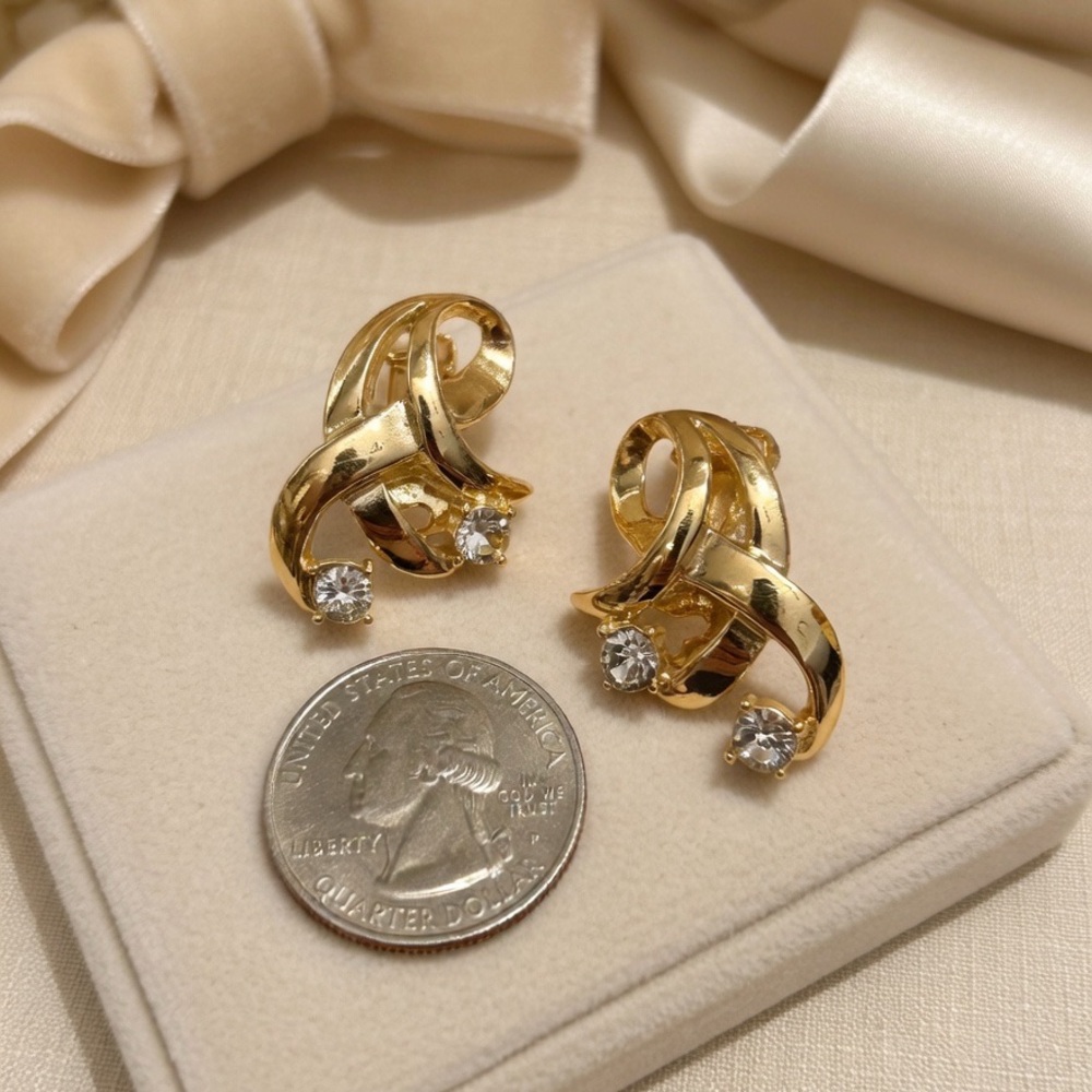 Vintage Stamped CHAREL Gold Tone Rhinestone Clip on Earrings Cocktail Fashion - Picture 2 of 3